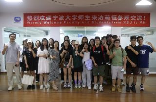 校企合作 共贏未來 | 寧波大學(xué)師生來訪國貿(mào)參觀交流