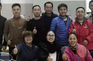 萌恒抽紗獲江北工業(yè)區(qū)“萌恒杯”職工羽毛球團體賽冠軍