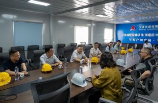 海曙區委副書記、區長徐洪濤赴萌恒段塘項目現場走訪調研